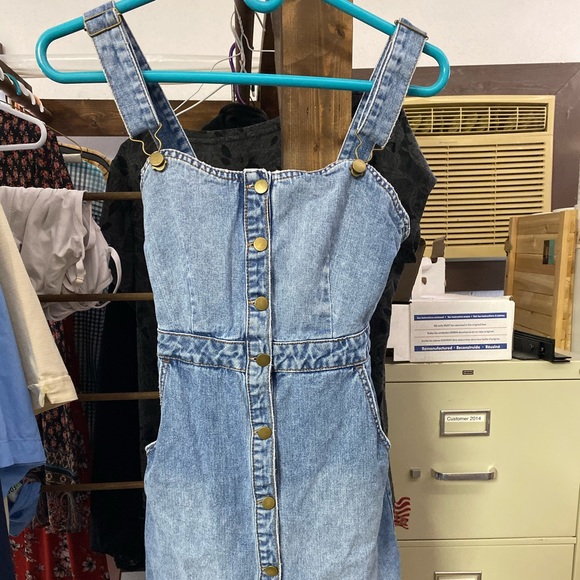 Billabong Dresses & Skirts - Denim overall dress💙